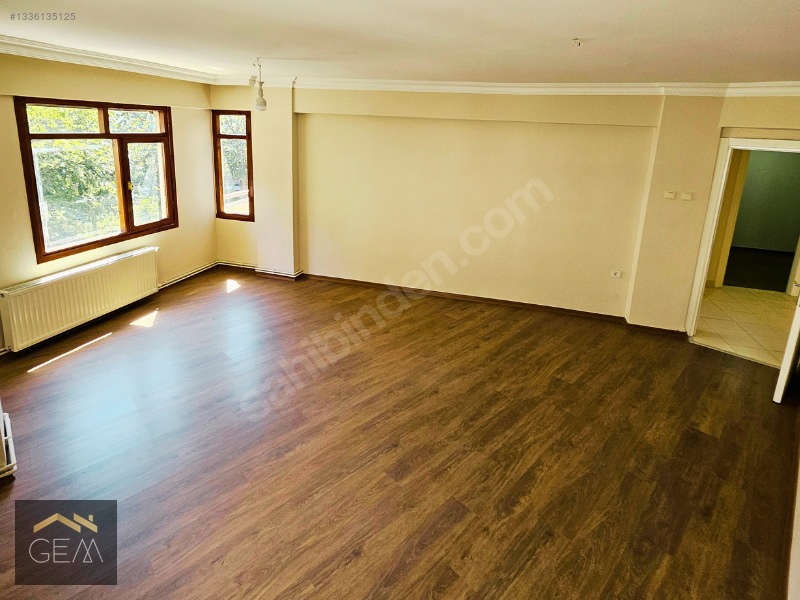 Kadıköy'de Oturum Ve Yatırım İçin İdeal 1.kat - 3+1 Aile Dairesi — fotoğraf 2