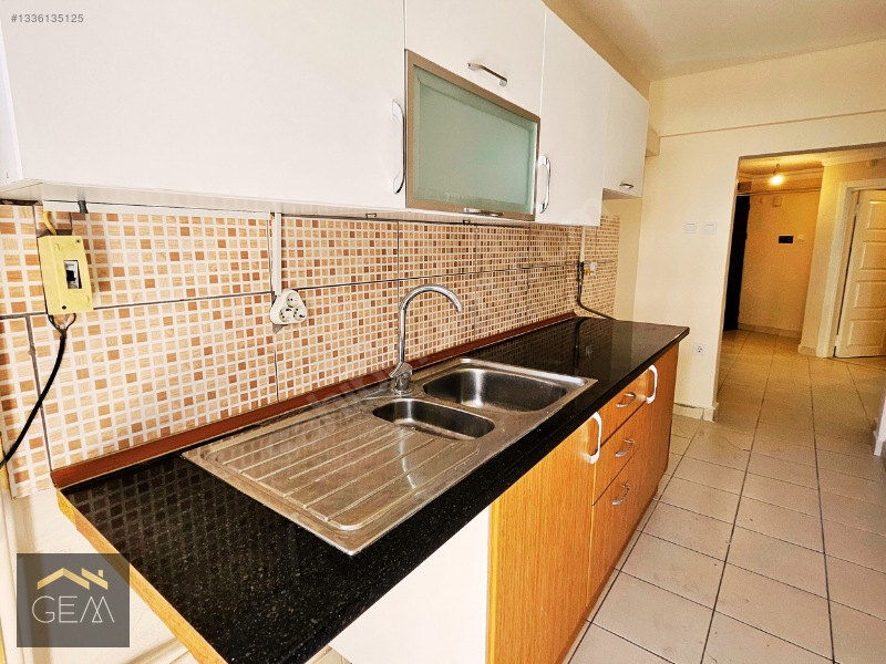 Kadıköy'de Oturum Ve Yatırım İçin İdeal 1.kat - 3+1 Aile Dairesi — fotoğraf 16
