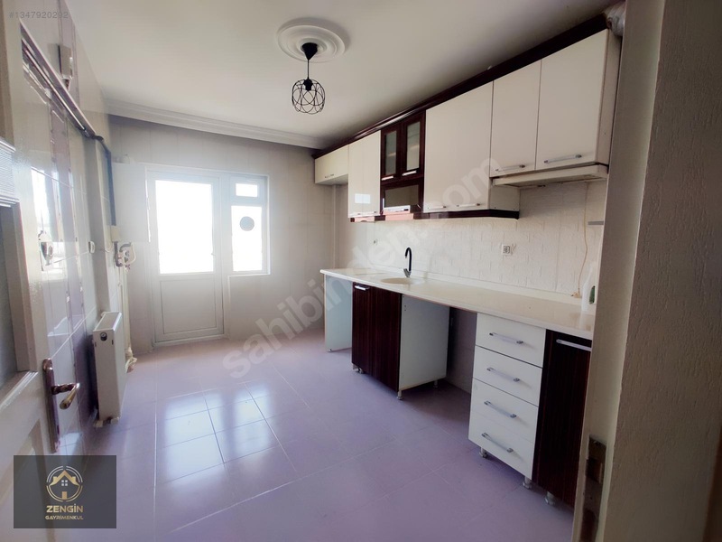 Etimesgut Alsancak Mah. Köşe Ön Cephe 3+1 Kiralık Daire — fotoğraf 3