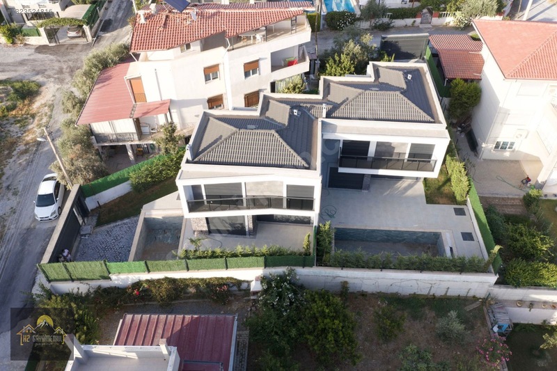 Kuşadası Soğucak Satılık Müstakil Arsa İçinde Özel Havuzlu Villa — fotoğraf 2
