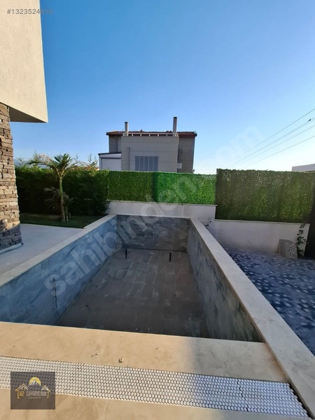 Kuşadası Soğucak Satılık Müstakil Arsa İçinde Özel Havuzlu Villa — fotoğraf 10