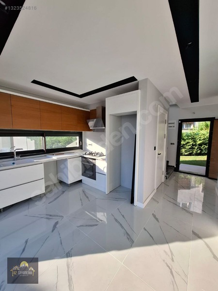 Kuşadası Soğucak Satılık Müstakil Arsa İçinde Özel Havuzlu Villa — fotoğraf 24