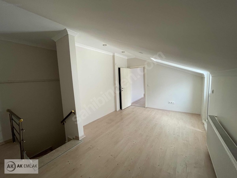 Ak Gayrimenkuldan Acil Satılık 4+1çatı Dubleks150m2 — fotoğraf 11