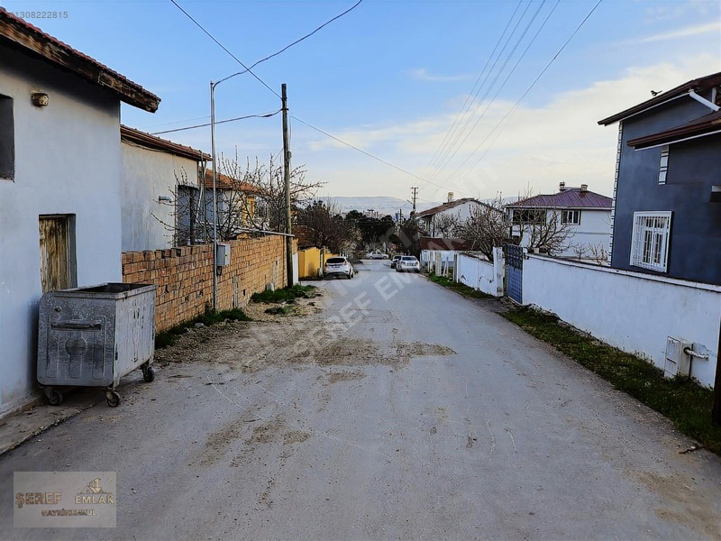 Şeref Emlak'tan Müstakil Satılık Ev — fotoğraf 5