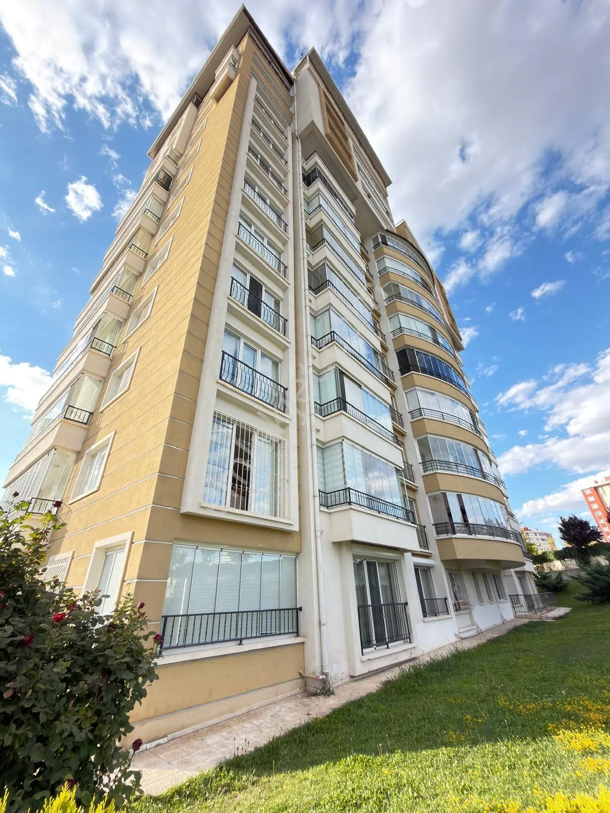 Batıkent Merkezi Konumda Ara Kat Geniş 3+1 Daire — fotoğraf 3