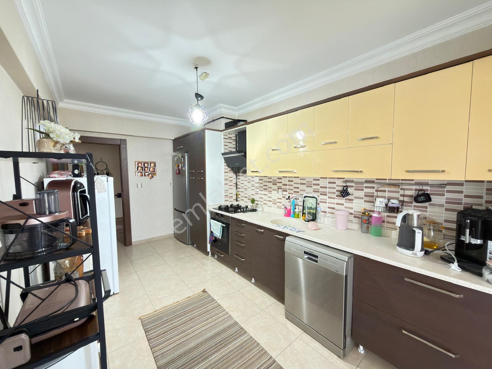 Batıkent Merkezi Konumda Ara Kat Geniş 3+1 Daire — fotoğraf 16
