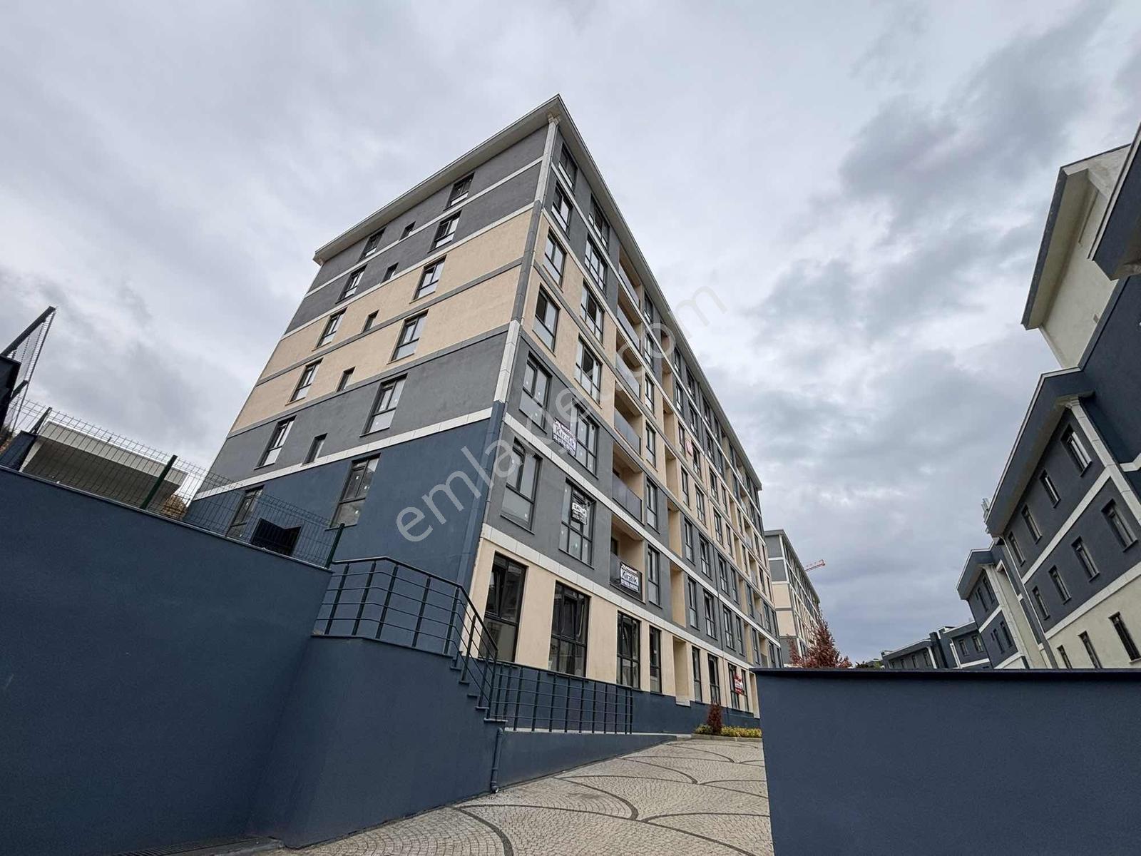 Bozdağ Gayrimenkul'den Next Metro Sitesi'nde Satılık Köşe 2+1 — fotoğraf 2