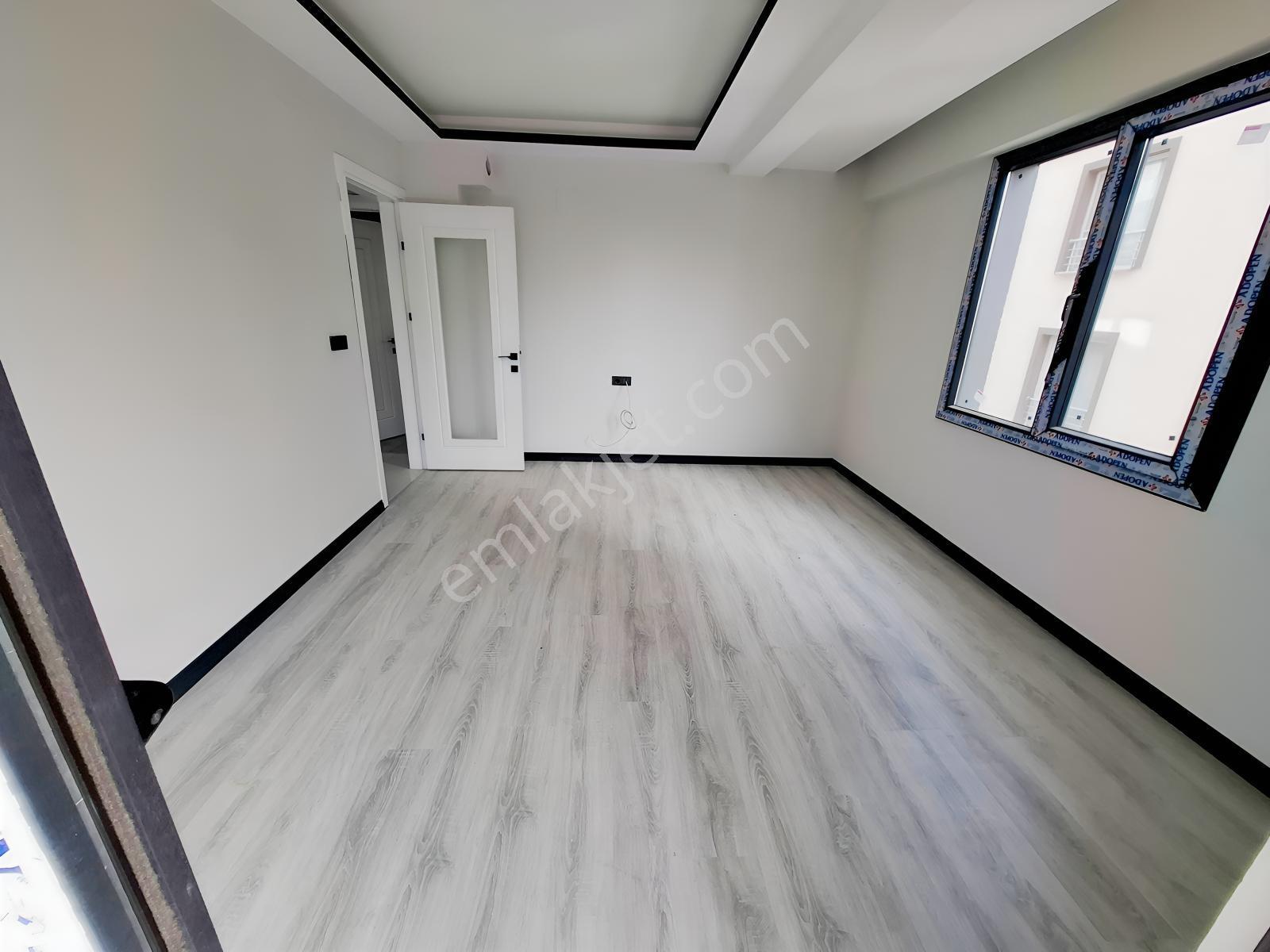 Akhisar Cumhuriyet Fahri Sertel Emlaktan Satılık Yerdenısıtma2+1 — fotoğraf 11