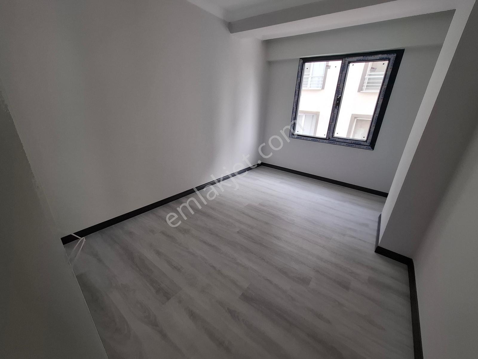 Akhisar Cumhuriyet Fahri Sertel Emlaktan Satılık Yerdenısıtma2+1 — fotoğraf 18