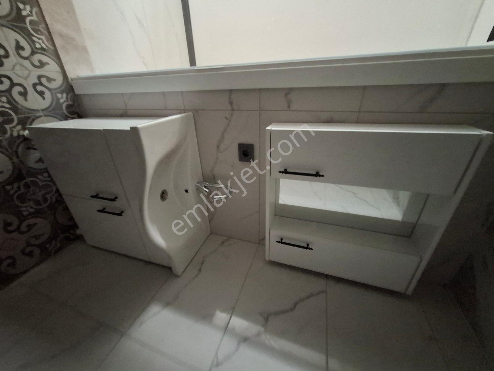Akhisar Cumhuriyet Fahri Sertel Emlaktan Satılık Yerdenısıtma2+1 — fotoğraf 24