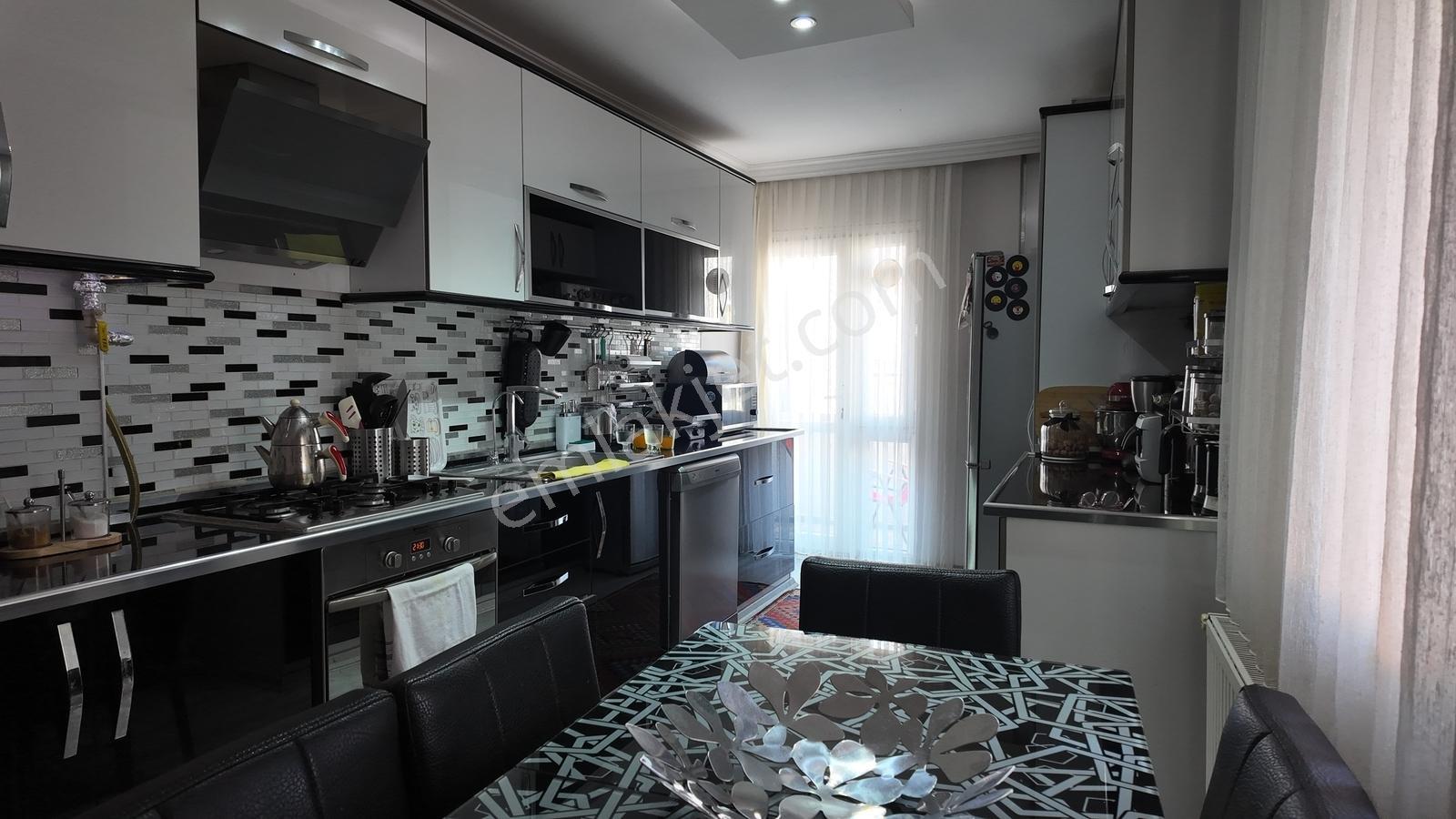 Şirinyer Merkezde 3+1 Çift Cephe Çift Balkon Daire — fotoğraf 9