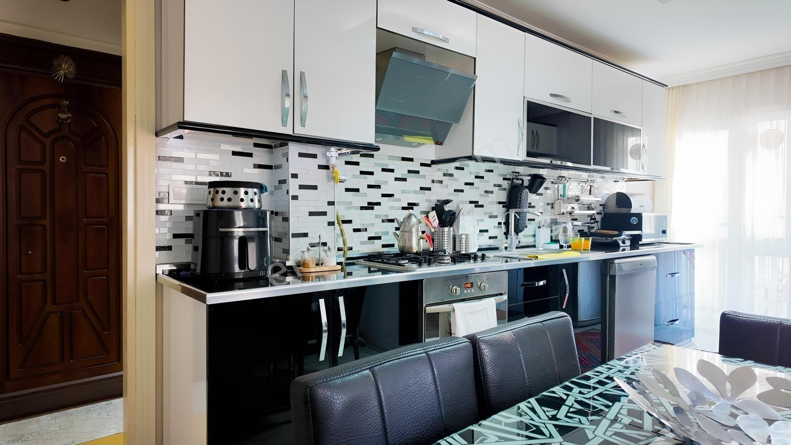 Şirinyer Merkezde 3+1 Çift Cephe Çift Balkon Daire — fotoğraf 13