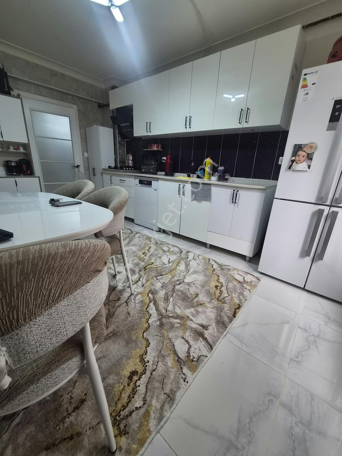 Gül Emlak'tan Altınköy Mevkii 140mt Net Kullanım Alanı İle 3+1 — fotoğraf 2