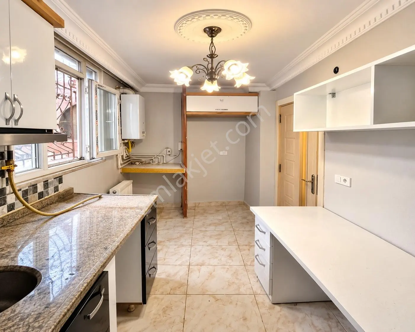 Şans Gayrimenkul'den Sultaniye'de Düz Giriş Emsali 2+1 — fotoğraf 12
