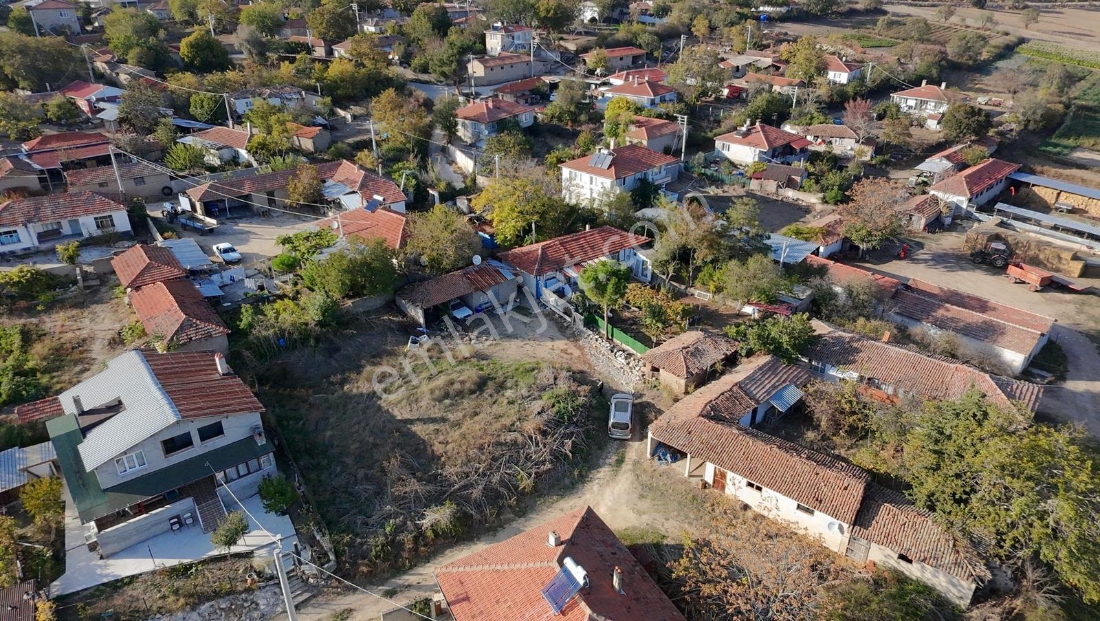 Ürünlü Köyünde 1.271 M² Arsa İçinde Satılık Müstakil Ev — fotoğraf 6
