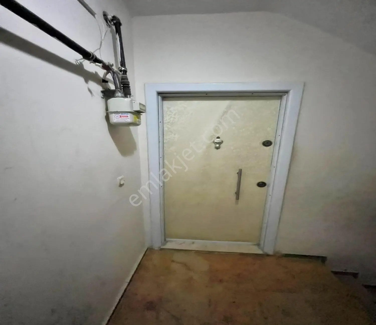 Talatpaşa'da Balkonlu Geniş Kullanışlı Fırsat 2+1 Daire — fotoğraf 37