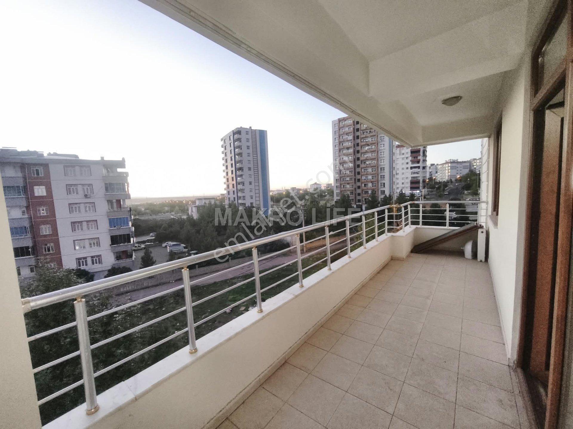 Talaytepe'de 4+1 Ara Kat Satılık Daire — fotoğraf 2