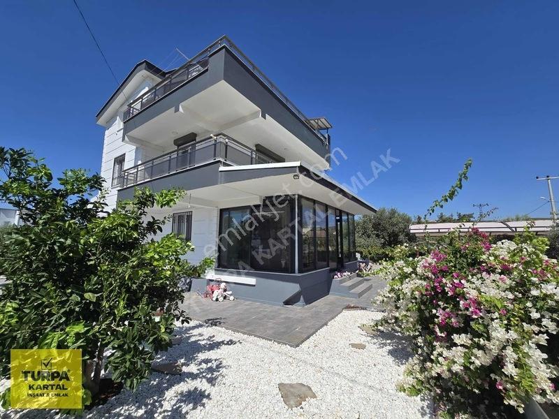 Denıze Çok Yakın 4+1 Ayrı Mutfak 303 M2 Üzerine Müstakil Villa