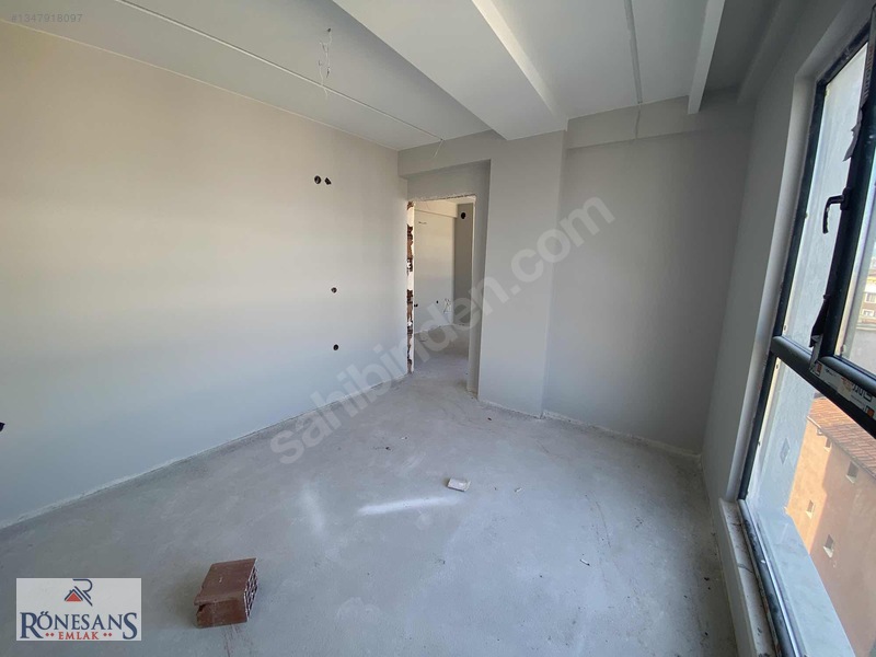 Rönesans Emlaktan Satılık 1+1 Daire — fotoğraf 6