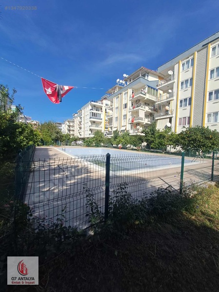 Konyaaltı Hurma Da Site İçinde Satılık 2+1 D.gazlı — fotoğraf 3