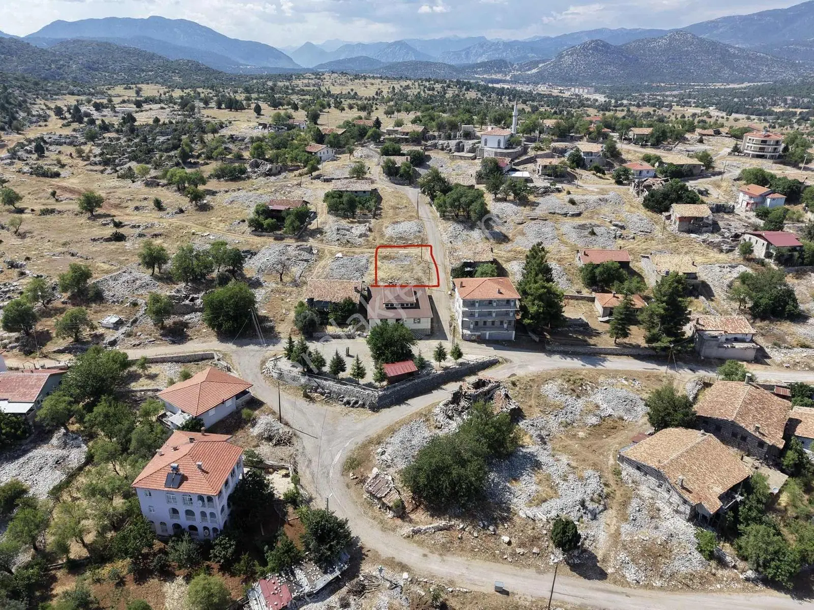 Ömer Duruk Tesislerinin Karşısında 310 M² Satılık Arsa — fotoğraf 5