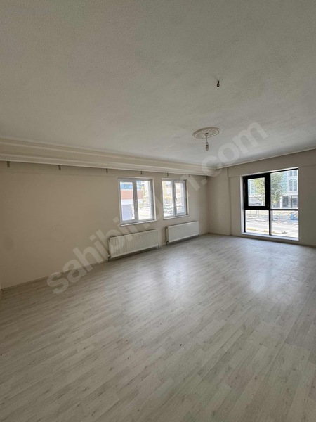 Sefa Akgönül'den Bağcılarda Cadde Üzeri Lüks Kiralık Daire — fotoğraf 3