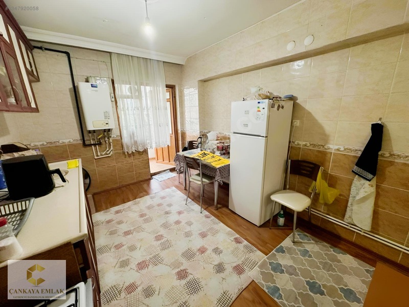 Çankaya Emlak'tan Sarayda 3+1 İskanlı 1.katta — fotoğraf 2