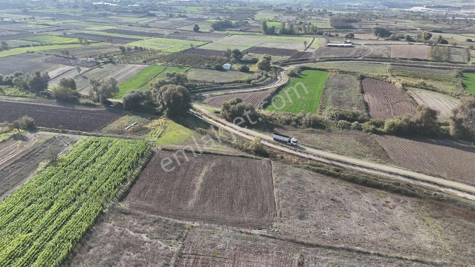 Mir'den Kepsut Hotaşlarda 2.775m2 Sulama Kanalı Yanında Tarla — fotoğraf 16