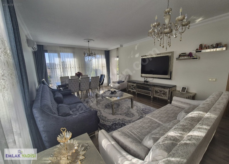 Kayaşehir 24.Bölgede Satılık 3+1 S Tipi Ebeveyn Banyolu Daire