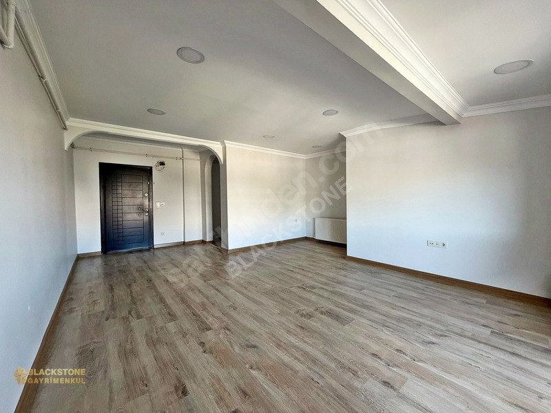 Blackstone'dan Kiralık 2+1 Cadde Üzeri Kiralık Daire — fotoğraf 3
