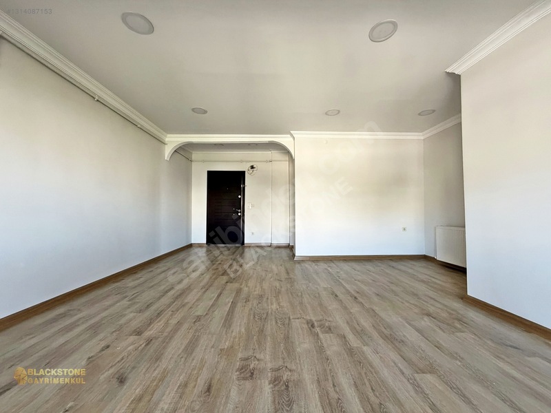 Blackstone'dan Kiralık 2+1 Cadde Üzeri Kiralık Daire — fotoğraf 4
