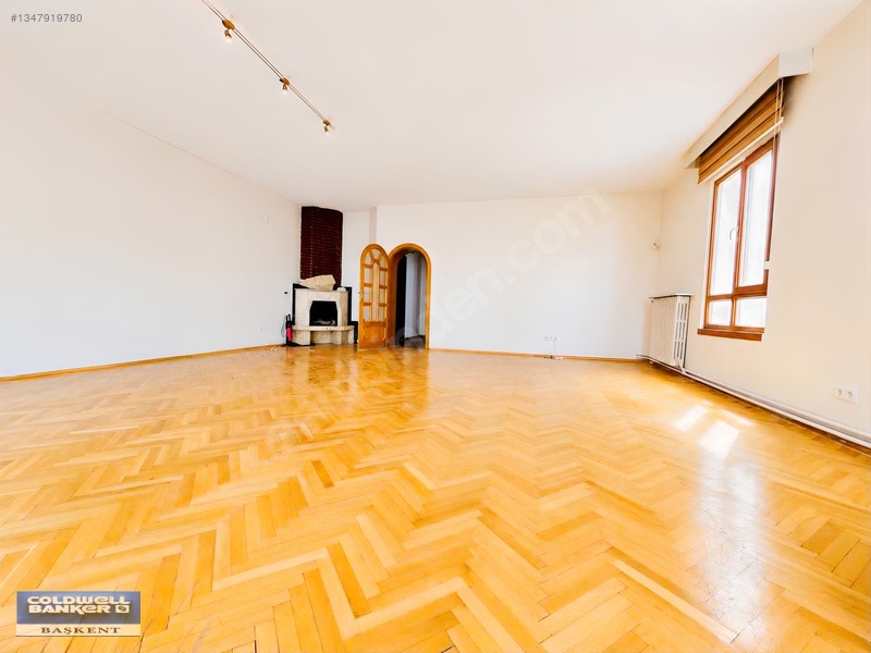 Uğur Mumcu Sokakta 150 M2, 4+1 Depolu, Otoparklı Daire — fotoğraf 3