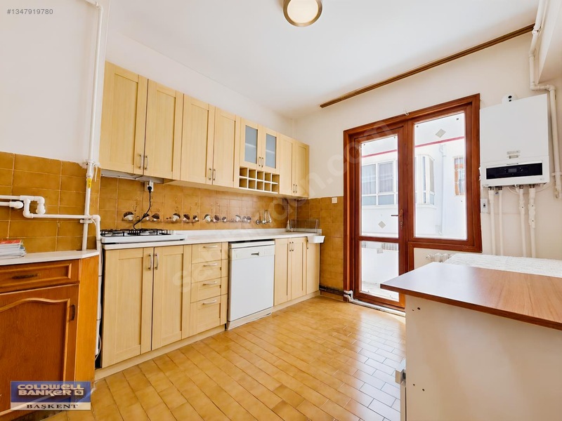 Uğur Mumcu Sokakta 150 M2, 4+1 Depolu, Otoparklı Daire — fotoğraf 4
