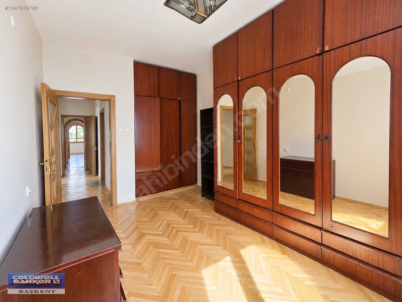 Uğur Mumcu Sokakta 150 M2, 4+1 Depolu, Otoparklı Daire — fotoğraf 8