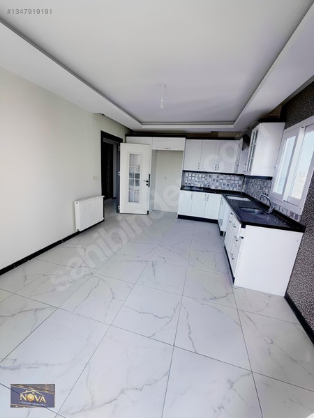 Nova'dan Cadde Üstü İskanlı Kiralık 4+1 Açık Mutfak — fotoğraf 2