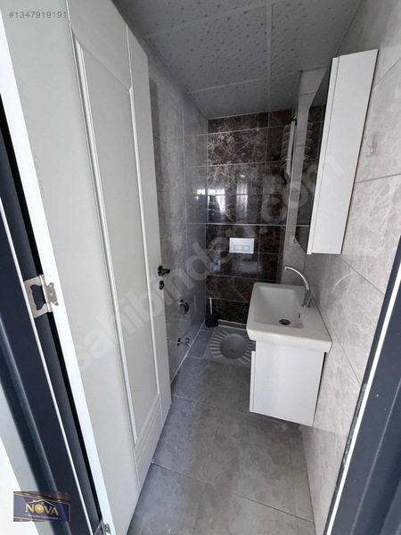 Nova'dan Cadde Üstü İskanlı Kiralık 4+1 Açık Mutfak — fotoğraf 3