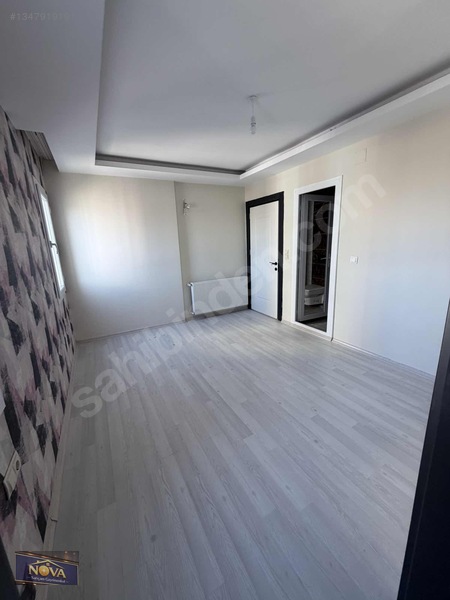 Nova'dan Cadde Üstü İskanlı Kiralık 4+1 Açık Mutfak — fotoğraf 20