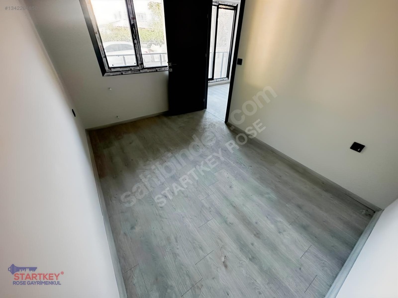 Menemen Seyrek Pazaryeri Karşısında Merkezi Konumda 1+1 Daire — fotoğraf 13