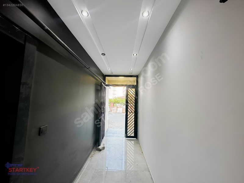Menemen Seyrek Pazaryeri Karşısında Merkezi Konumda 1+1 Daire — fotoğraf 17