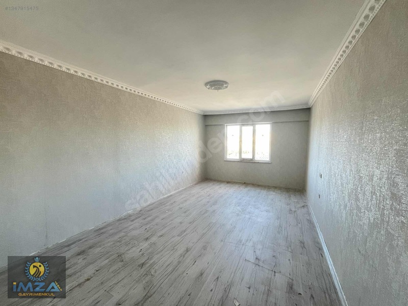 Önü Kapanmaz Vadi Cephe,çok Geniş,sıfır Yapı Kat Bahçeli 2+1 — fotoğraf 4