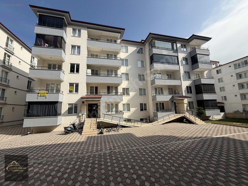 Güven'den Hacılar Meydanı Mahallesin'de Satılık 3+1 Daire — fotoğraf 2