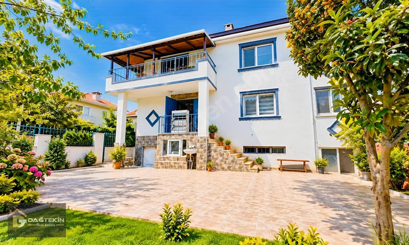 Beylikdüzü Sahilde Müstakil Bahçeli Villa