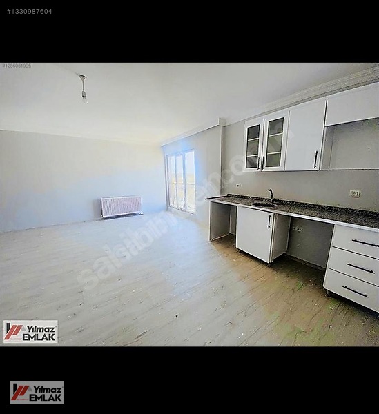 Yılmaz Emlak'tan Devlet Hastahanesi Karşısında Satılık 1+1 Daire — fotoğraf 3