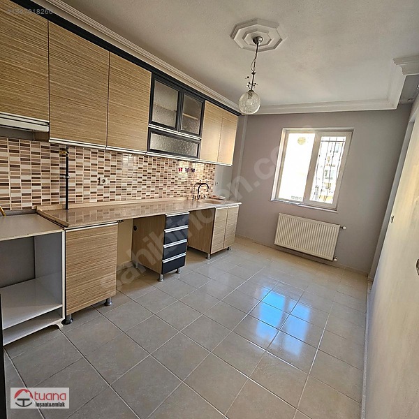 Tuana Emlak"tan Ünsal Mah Site İçi Doğalgazlı 2+1 100m2 Kiralık — fotoğraf 3