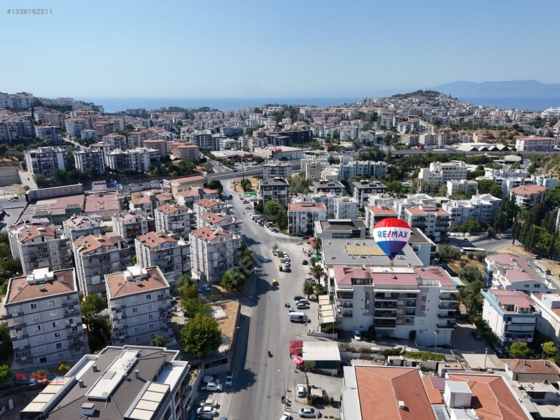 Kuşadası Kirazlı Yolu Ana Cadde Üzerinde, Satılık 3+1 Geniş Çatı — fotoğraf 2