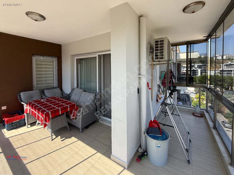 Kuşadası Kirazlı Yolu Ana Cadde Üzerinde, Satılık 3+1 Geniş Çatı — fotoğraf 14