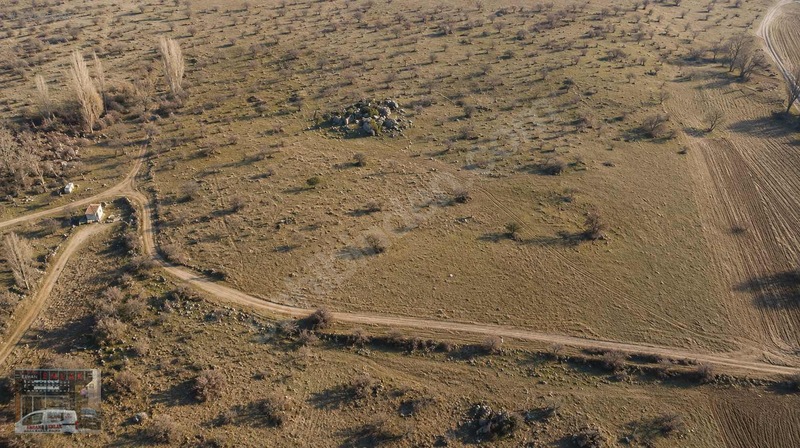 Ahır Olur!12.377metre Tek Tapu Ekilir Biçilir Yola Cepheli Tarla — fotoğraf 2