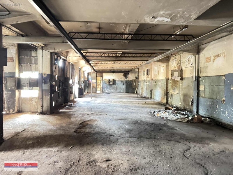 Karşıyaka Sanayi Sitesi'nde 900 M2 Cazip Kiralık İşyeri — fotoğraf 3