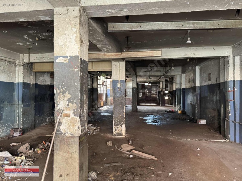 Karşıyaka Sanayi Sitesi'nde 900 M2 Cazip Kiralık İşyeri — fotoğraf 4