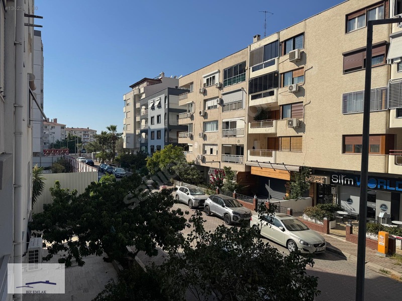 Karşıyaka Bostanlı Yalısında Fırsat Fiyatlı 3+1 — fotoğraf 19